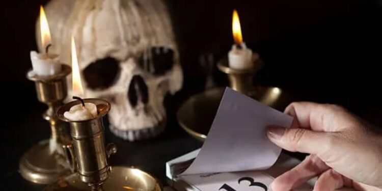 Aviso geral a todos que nasceram em uma Sexta-Feira 13