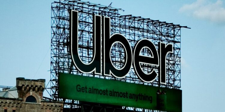 Uber chama atenção de clientes e entra em novo ramo