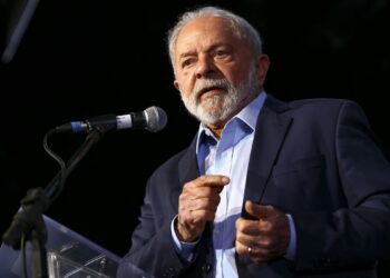 Governo Lula deve reduzir taxa que tira o sono de brasileiros