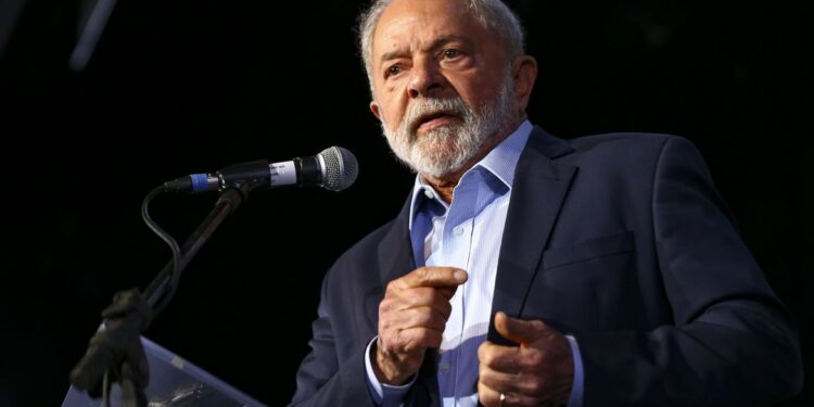Governo Lula deve reduzir taxa que tira o sono de brasileiros