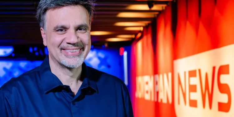 Mauro Beting supera pai do Chris e tem 7 empregos