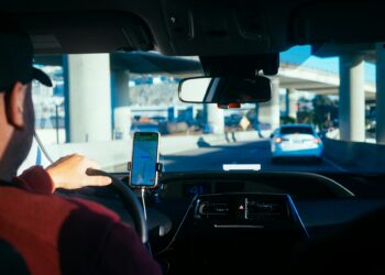 Motoristas de app também podem comprar carro novo com desconto igual taxista? Confirmado