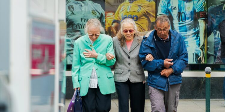 Brasileiros com mais de 60 anos ganham direito a 4 gratuidades para aliviar o bolso