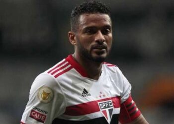 Reinaldo é do São Paulo! Lateral artilheiro anunciou informação de que torce para o Tricolor Paulista