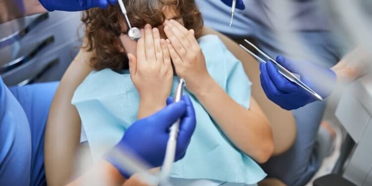 O que significa ter medo de ir ao dentista, de acordo com a psicologia