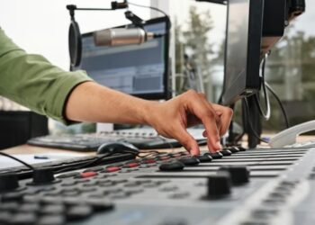 Rádio que brasileiros cresceram ouvindo vai sair do ar em maio