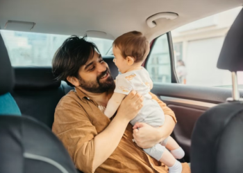 Criança de colo conta no limite de passageiros da Uber?