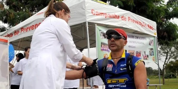 6 sintomas de hipertensão que aparecem pela manhã