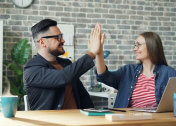Pessoas bem-sucedidas costumam nascer nestes dois meses do ano, aponta estudo