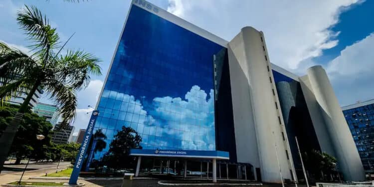 Faltam 5 dias para beneficiários começarem a receber presente do INSS