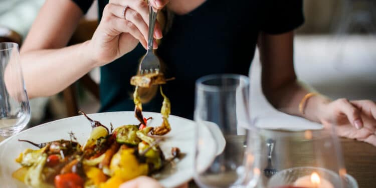 Os piores alimentos para comer depois das 21 horas em grande quantidade