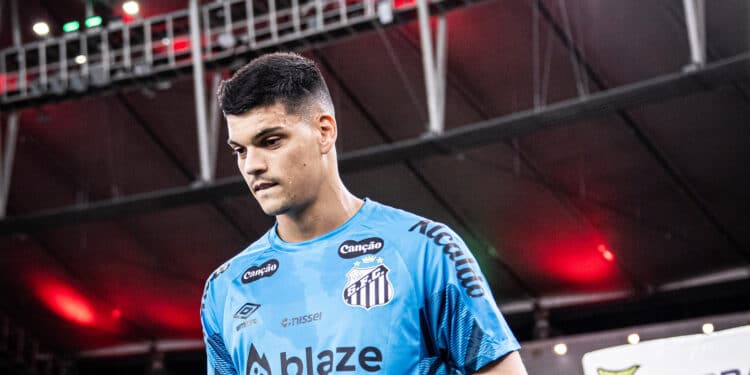Gabriel Brazão e mais 2: Santos prepara barca de saídas com nomes importantes