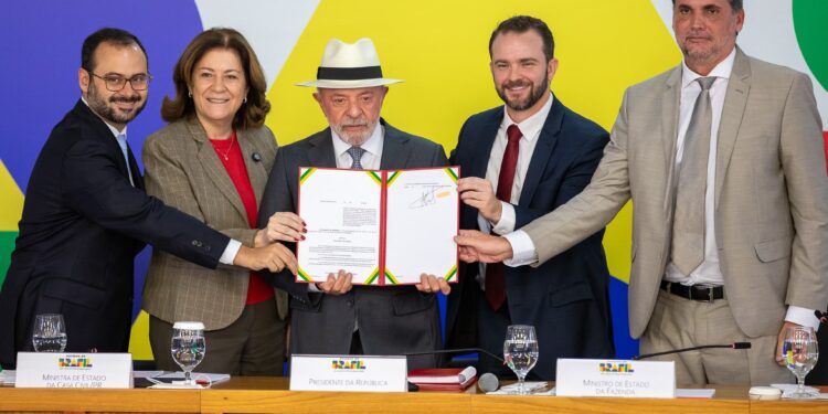 Saque inesperado é liberado pelo governo para trabalhadores CLT