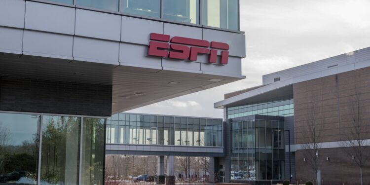 ESPN vai permitir que outra emissora transmita jogos da Premier League no Brasil