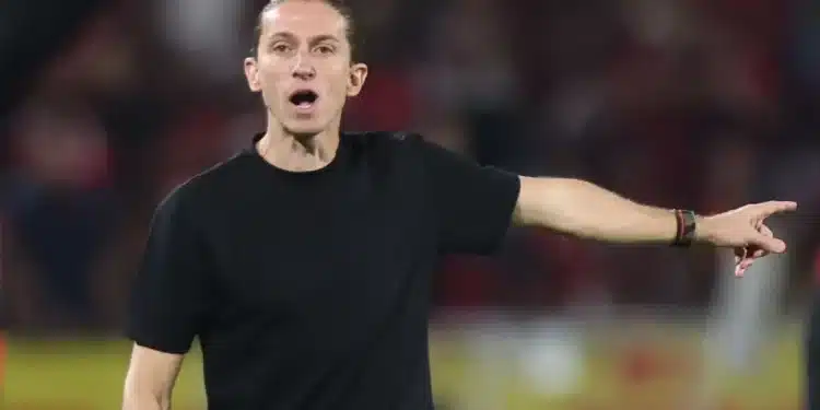 Filipe Luís vira favorito para treinar clube europeu