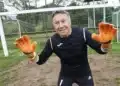 Clube da 5ª divisão usa goleiro de 70 anos como titular