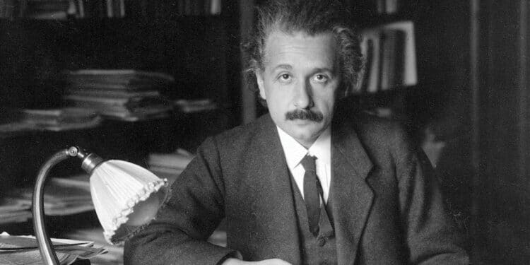 Albert Einstein deixou reflexão sobre solidão: “A monotonia e a solidão de uma vida tranquila estimulam a mente criativa”