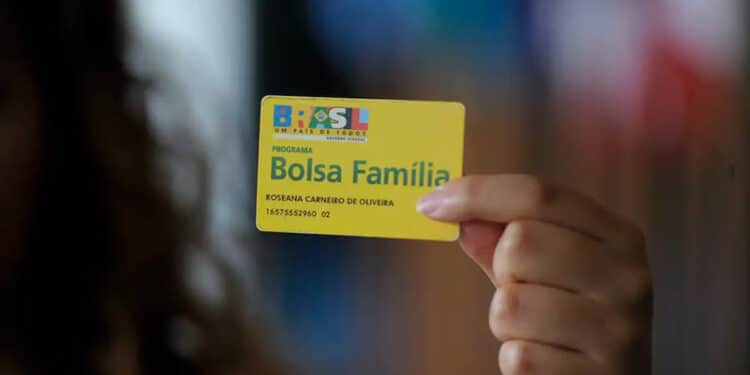 Quem pode trocar o Bolsa Família pelo BPC de R$ 1.621 por mês