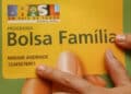 Quem recebe Bolsa Família desempregado precisa comprovar que está buscando trabalho?