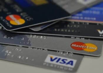 Governo autoriza bloqueio imediato de contas bancárias e cartões de crédito de pessoas inadimplentes neste país