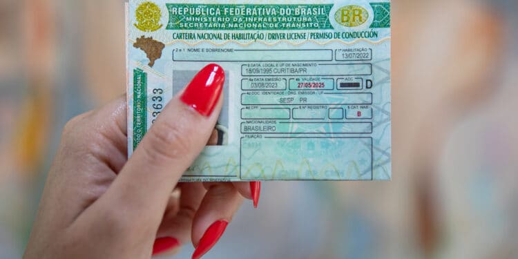 Quem bater o próprio carro na prova da CNH pode não ter direito ao seguro