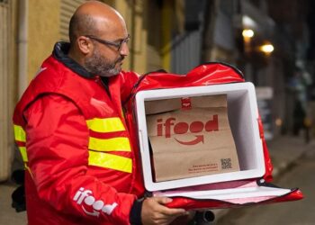 A porcentagem que motoboys recebem do iFood quando você envia uma gorjeta