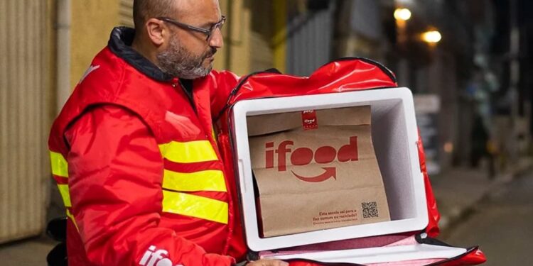 A porcentagem que motoboys recebem do iFood quando você envia uma gorjeta