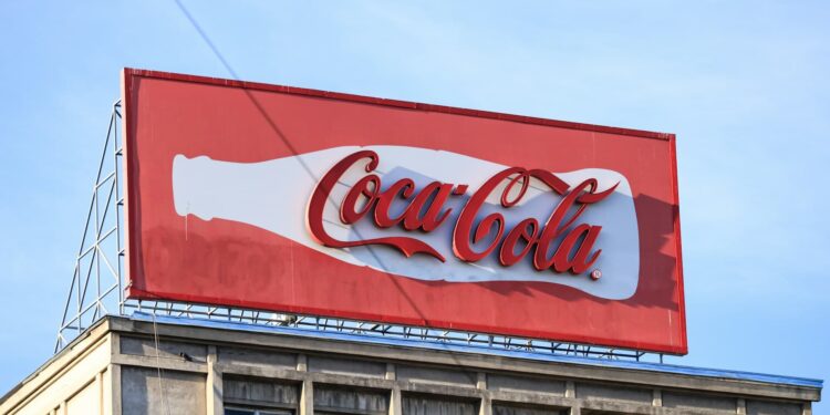 Coca-Cola anuncia fechamento de fábrica após 114 anos e funcionários serão demitidos