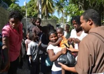 Haitianos ganham 6 direitos quando vem morar no Brasil