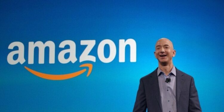 Enquanto Jeff Bezos deu R$ 10 milhões para cuidar do Pantanal, seu pai vai doar R$ 500 milhões a instituição de caridade