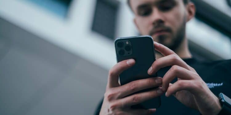 6 maneiras de deixar o celular travando menos