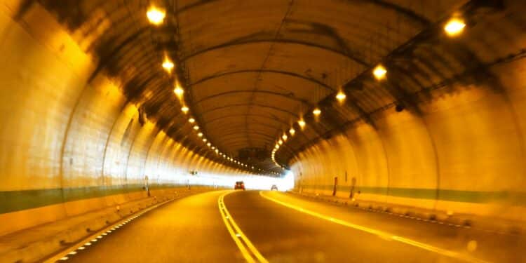 Maior túnel da América Latina vai ligar o interior ao litoral reduzindo viagem de 7 para 4 horas