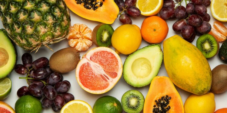 Fruta pequena que fica escondida no supermercado é a mais rica em antioxidantes