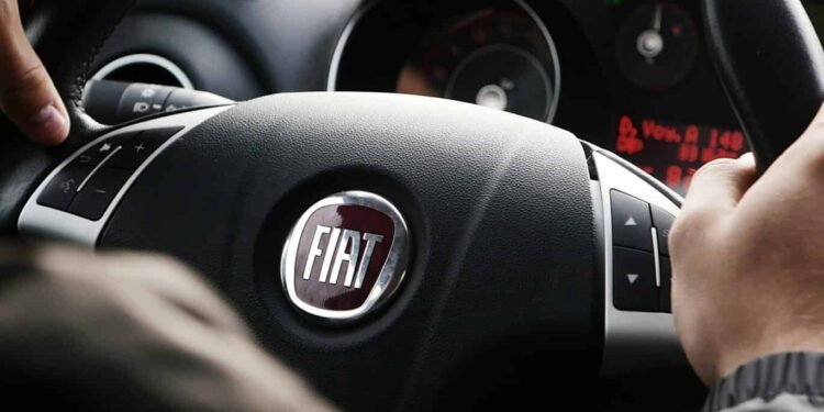 Modelo queridinho da Fiat entra em maio com R$ 21.542,00 de desconto