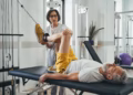 Melhores exercícios para idosos com problema no joelho