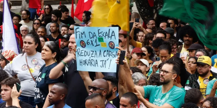 Fim da escala 6×1 vai acabar com a jornada de trabalho aos sábados e domingos?