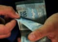 Bancos ou financeiras: onde negativados conseguem empréstimo com mais facilidade?
