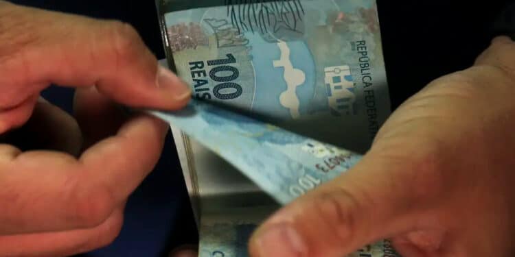 Bancos ou financeiras: onde negativados conseguem empréstimo com mais facilidade?