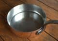 Aviso geral para famílias que usam panelas de inox para preparar alimentos