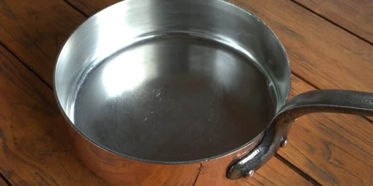 Aviso geral para famílias que usam panelas de inox para preparar alimentos