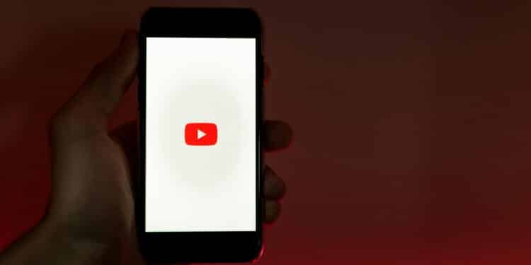 Menores de 16 anos não podem mais acessar o YouTube com a nova mudança do governo?