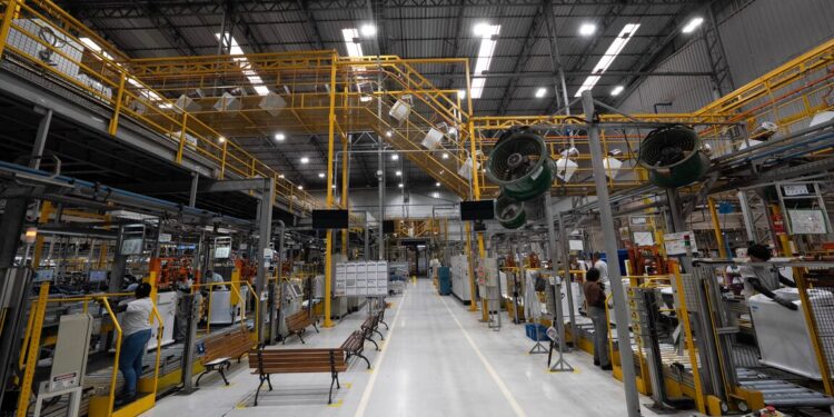 Investimento de R$ 300 milhões na maior fábrica de máquinas de lavar da América Latina gera 200 empregos no Brasil
