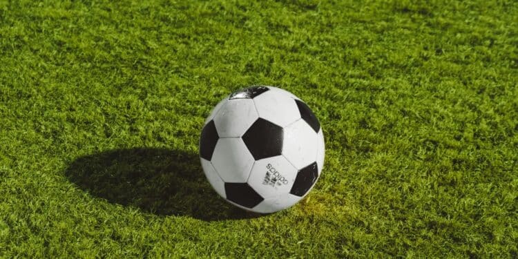 Campeão mundial aceita comprar clube espanhol por cerca de R$ 2,5 bilhões