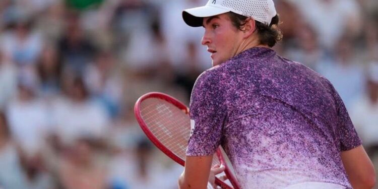 João Fonseca garante fortuna milionária após se classificar para as quartas de Roland Garros
