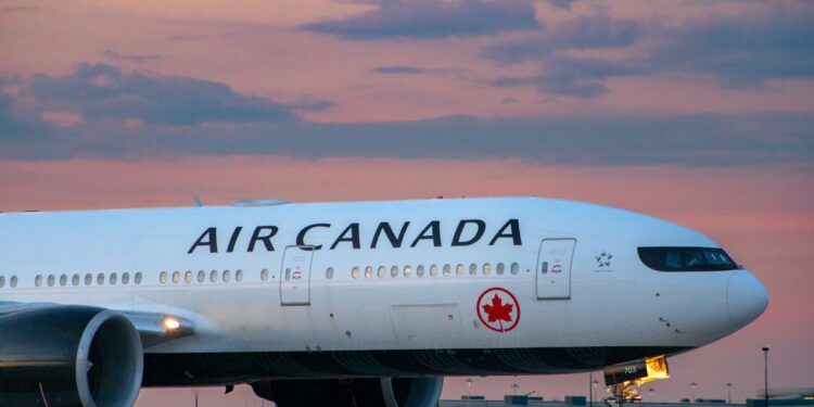Canadá e Estados Unidos vão bloquear a entrada de pessoas que adiaram procedimento obrigatório