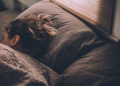 Especialista em sono revela: “A qualidade do descanso depende de você ir para a cama na hora em que seu corpo está pronto para dormir”