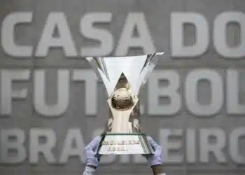 Clube da Série A decide negociar camisa 10 que custa quase R$ 2 milhões por mês